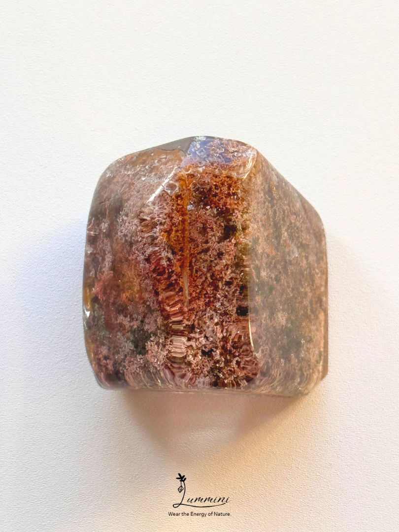 Natural Garden Quartz Pocket Stone – Scenic Inclusions with Rainbow – 40g