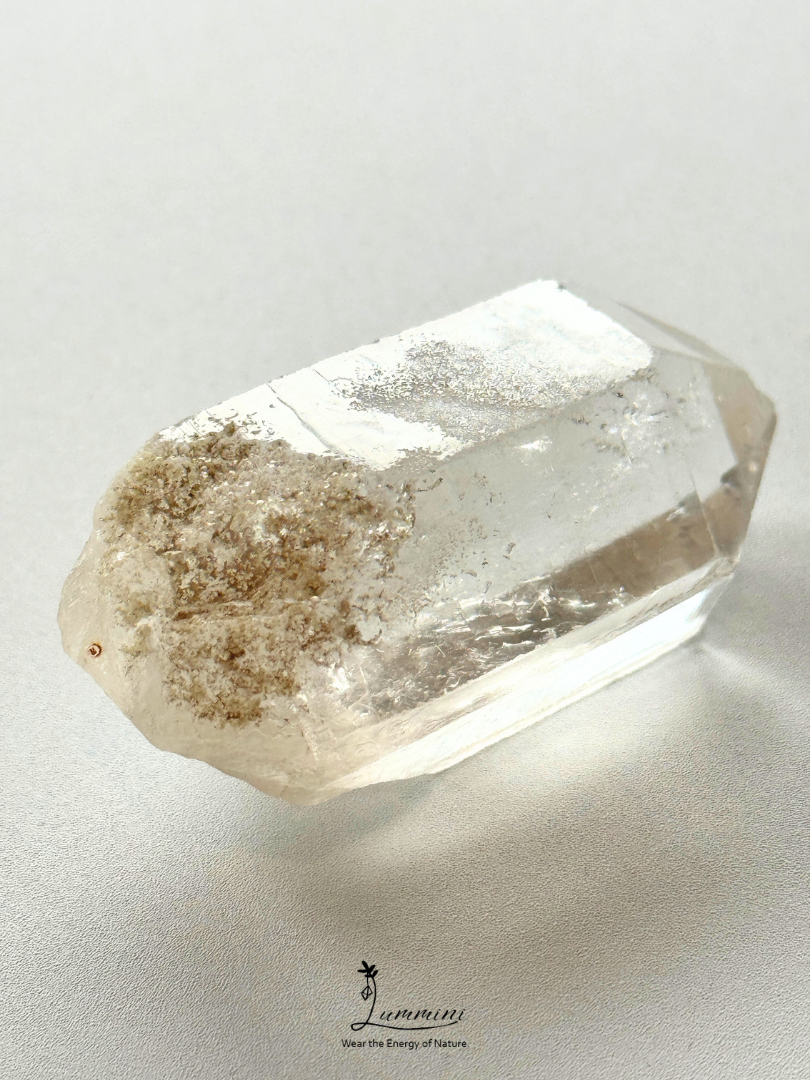 Natural Clear Quartz Point with Akashic Growth Lines Palm stone, Raw Crystal – 47g, 55.5mm