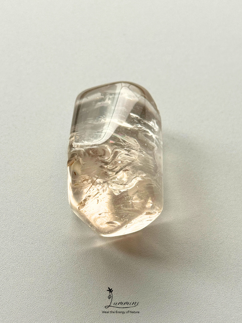 Natural Champagne Smoky Quartz Pocket Stone with Scenic Crystal Veils – 40g, 45.5mm