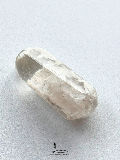 Natural White Garden Quartz Pocket Stone – 17g, Snowy Scenic Inclusions, One of a Kind