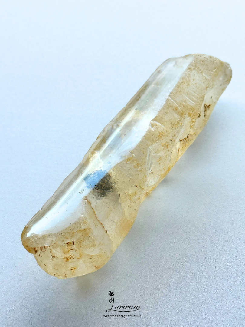 Rare & Special Natural Water-Worn Garden Quartz Meditation Stone with Scenic Window – 145g, 105mm