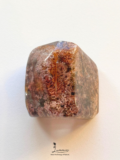 Natural Garden Quartz Pocket Stone – Scenic Inclusions with Rainbow – 40g