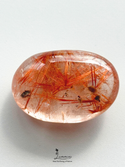 Natural Copper Rutilated Quartz Palm Stone – 43g, Floral Inclusion Pattern