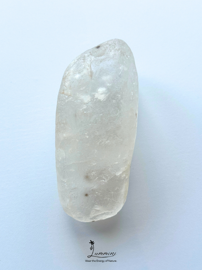Natural White-Skinned Water-Worn Quartz Meditation Stone with Starry Interior – 212g, 90mm