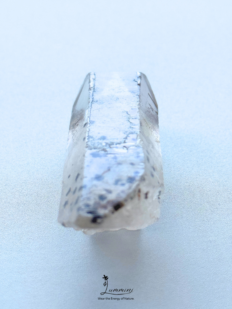 Natural Quartz Point with Akashic Lines & Mica Inclusions – 38g, 68mm