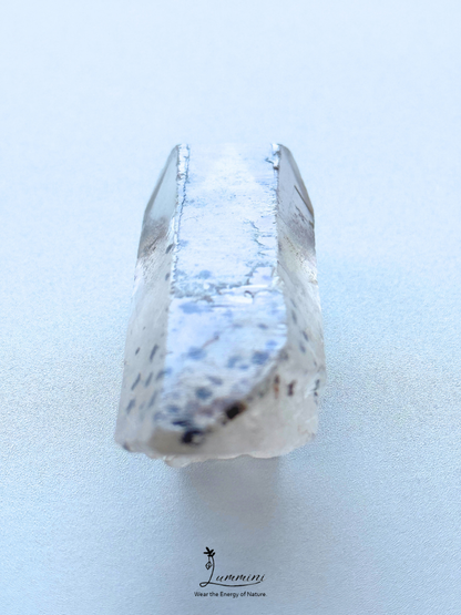 Natural Quartz Point with Akashic Lines & Mica Inclusions – 38g, 68mm