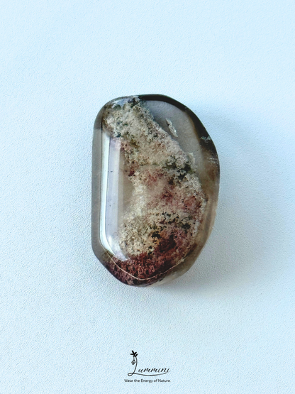 Natural Garden Quartz Pocket Stone with Red-Brown & White Scenic Inclusions – 16g 34.5mm
