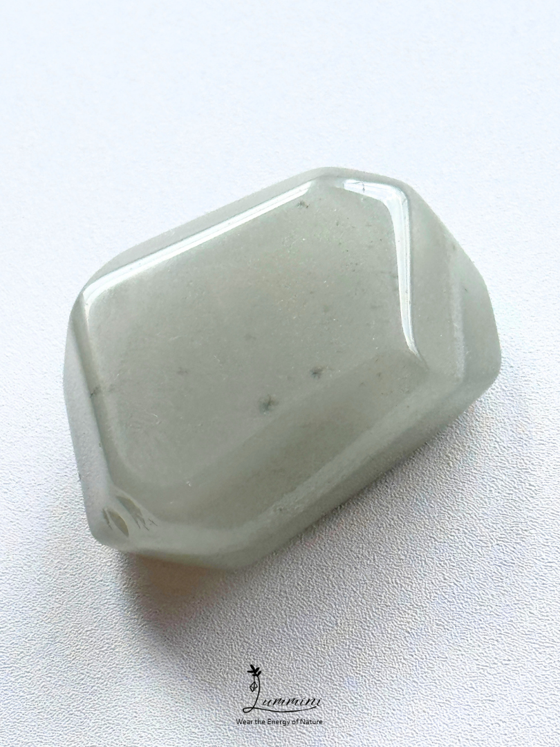 Natural Moss Green Layered Inclusion Quartz Pocket Stone - `17g