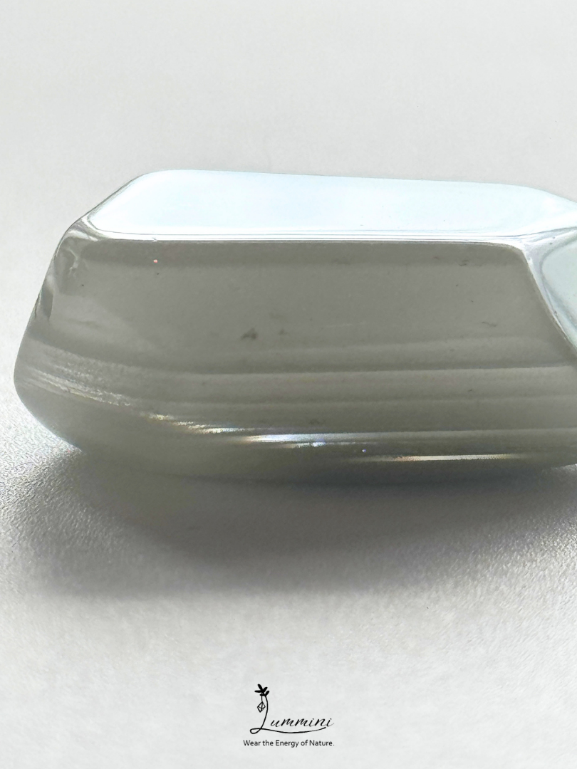 Natural Moss Green Layered Inclusion Quartz Pocket Stone - `17g
