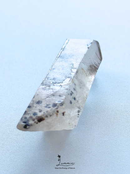 Natural Quartz Point with Akashic Lines & Mica Inclusions – 38g, 68mm