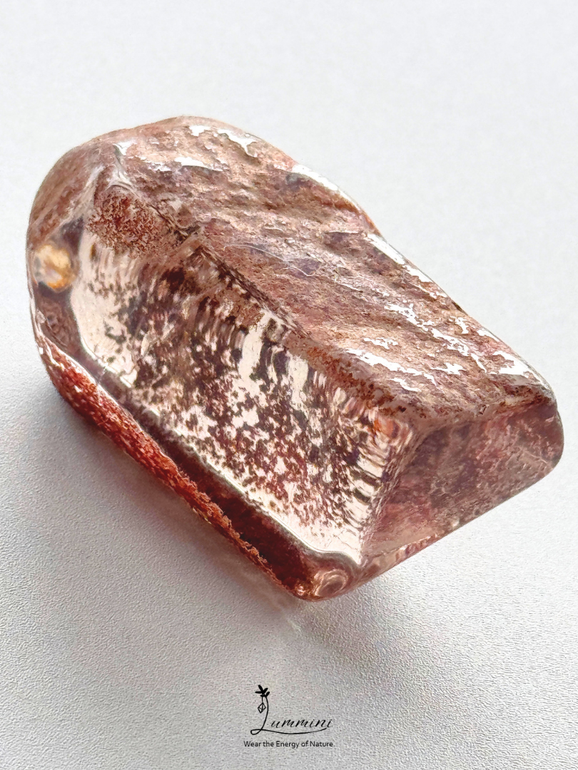 Natural Garden Quartz Freeform Pocket Stone – 41g, Kaleidoscopic Landscape