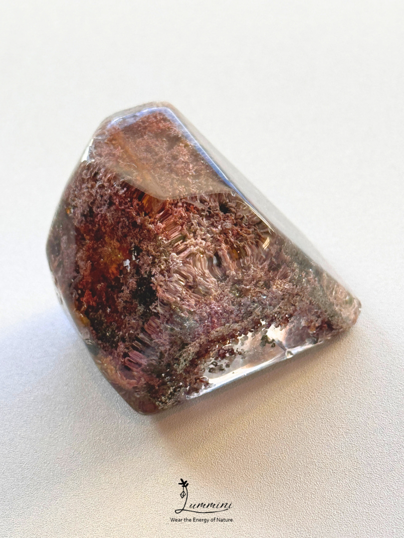 Natural Garden Quartz Pocket Stone – Scenic Inclusions with Rainbow – 40g