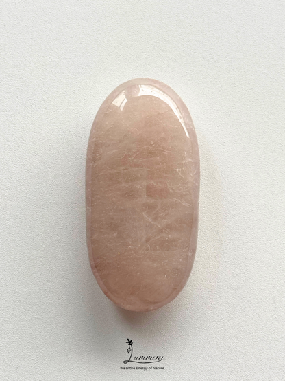 Natural Quartz Palm Stone with Calcite Inclusions – 38g, 56.5mm