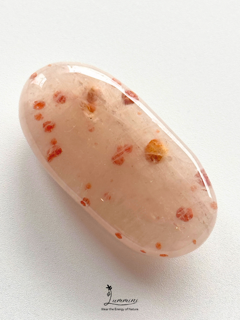 Natural Quartz Palm Stone with Calcite Inclusions – 38g, 56.5mm