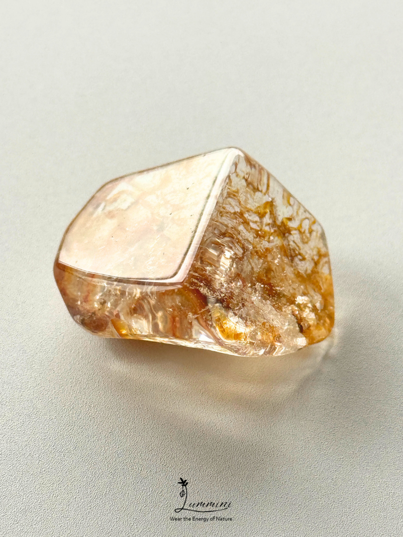 Natural Scenic Garden Quartz Pocket Stone – Open Window View with Golden Inclusion Base -25g
