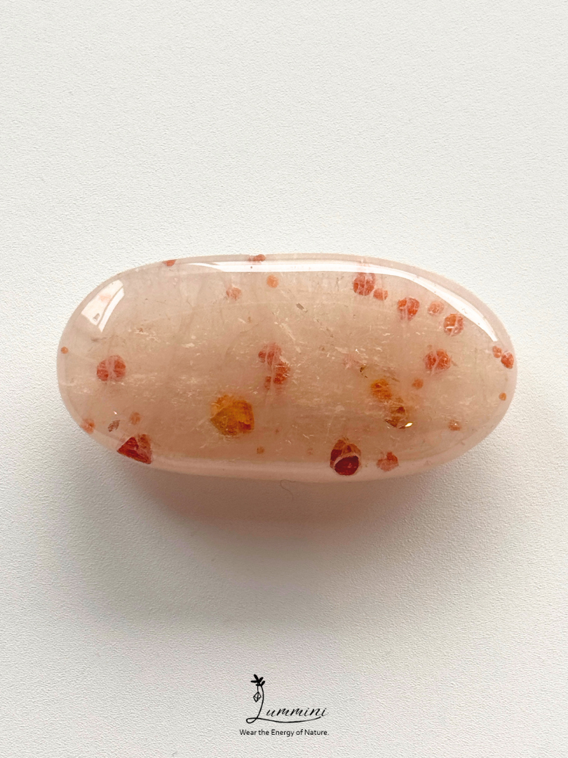 Natural Quartz Palm Stone with Calcite Inclusions – 38g, 56.5mm