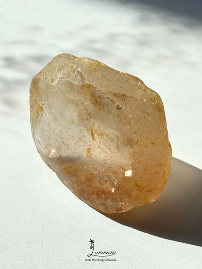 Natural Water-Worn Light Smoky Quartz Hand Stone – 148g, 59mm