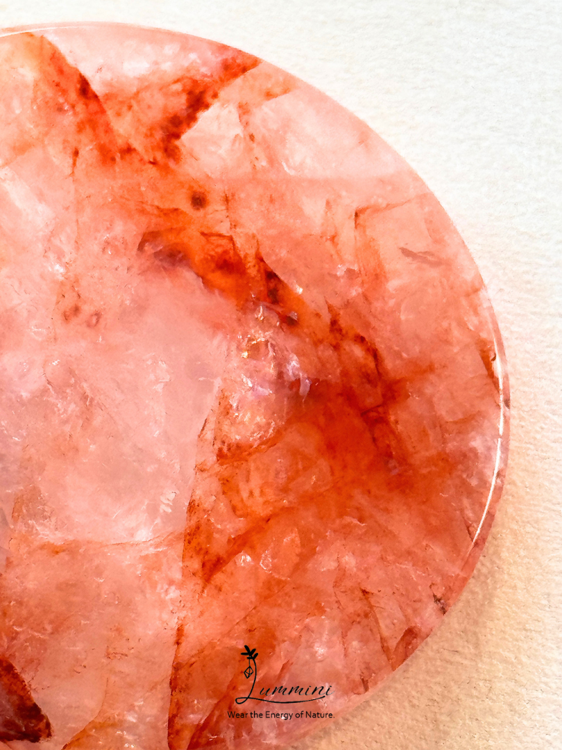 Natural Flower Inclusion Quartz Round Palm Stone
