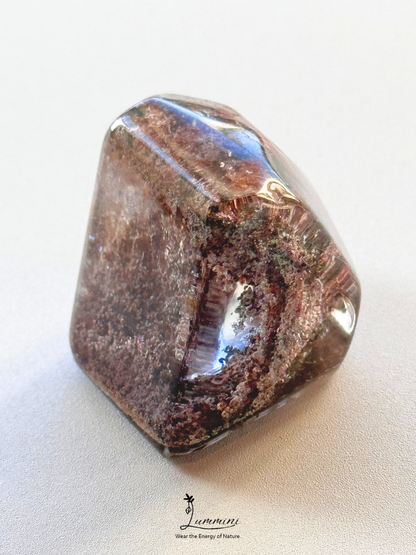 Natural Garden Quartz Pocket Stone – Scenic Inclusions with Rainbow – 40g