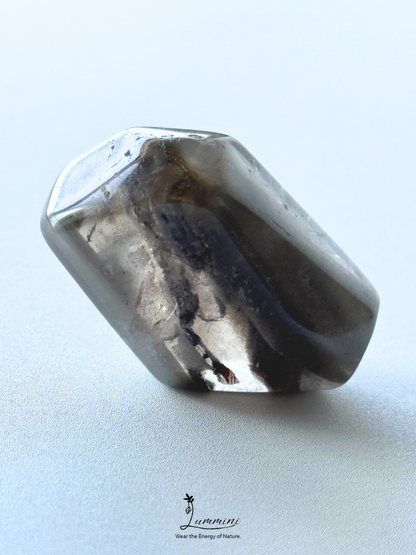 Natural Grey Phantom Quartz Pocket Stone – 34g, 38.6mm