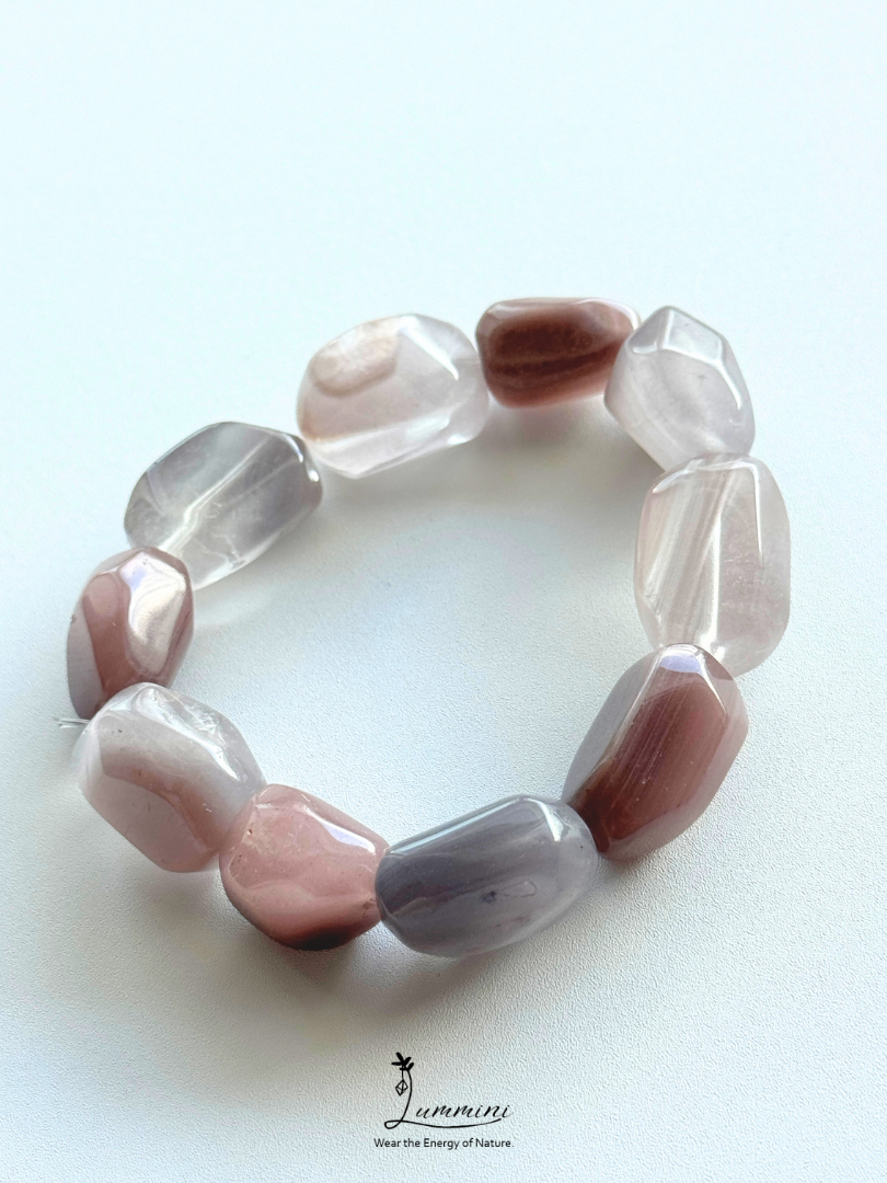 Artisan Natural Taro Purple Layered Garden Quartz Freeform Bracelet – Approx. 13mm
