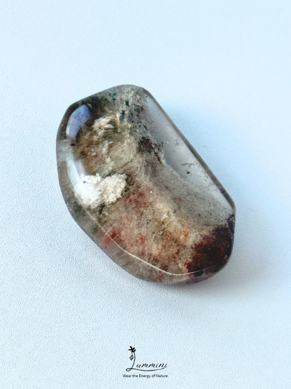 Natural Garden Quartz Pocket Stone with Red-Brown & White Scenic Inclusions – 16g 34.5mm