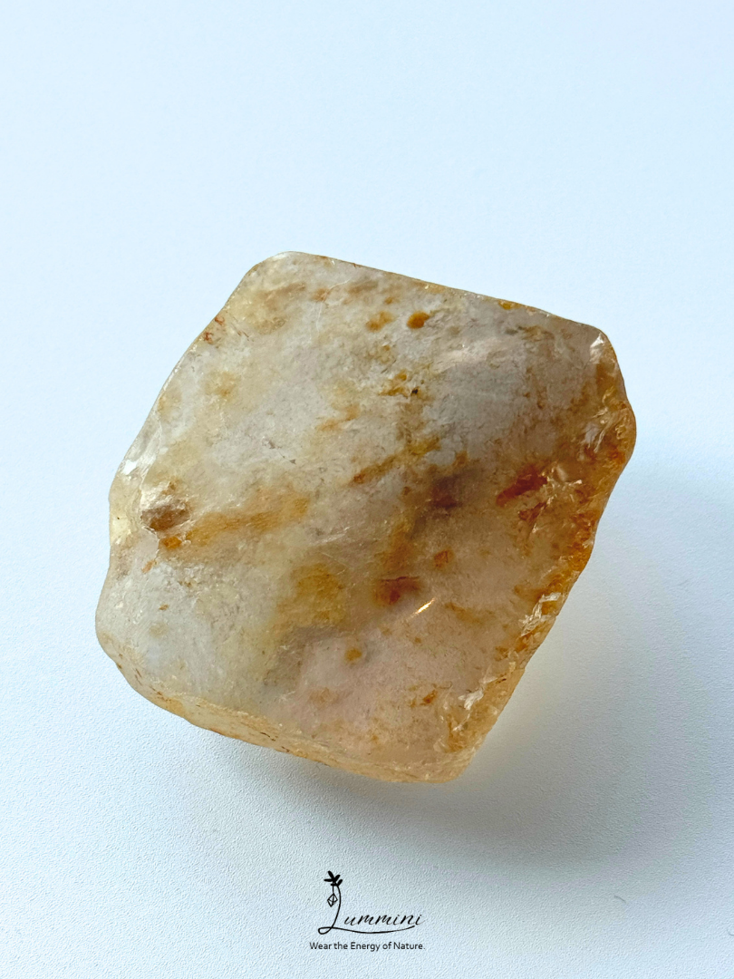 Natural Water-Worn Light Smoky Quartz Hand Stone – 148g, 59mm