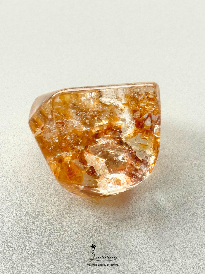Natural Scenic Garden Quartz Pocket Stone – Open Window View with Golden Inclusion Base -25g