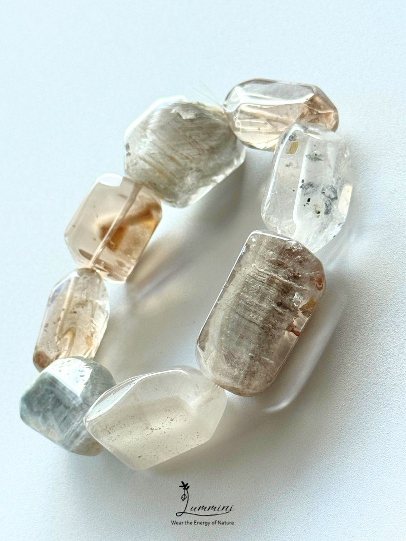 Artisan Natural Mixed Inclusion Quartz Freeform Bracelet – Phantom, Golden Rutile & Mica – 15–16mm
