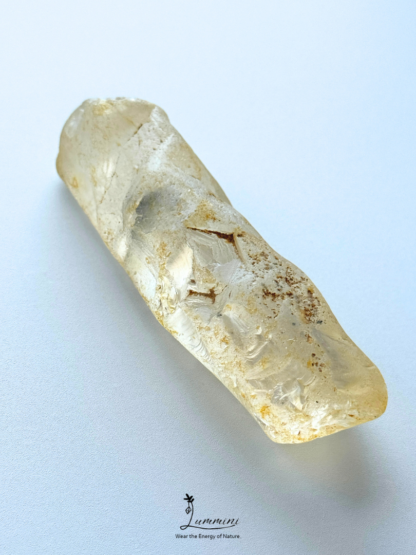 Rare & Special Natural Water-Worn Garden Quartz Meditation Stone with Scenic Window – 145g, 105mm