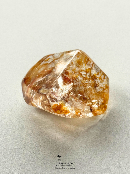 Natural Scenic Garden Quartz Pocket Stone – Open Window View with Golden Inclusion Base -25g