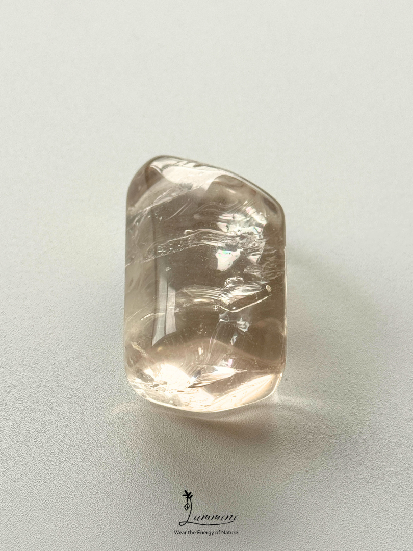 Natural Champagne Smoky Quartz Pocket Stone with Scenic Crystal Veils – 40g, 45.5mm