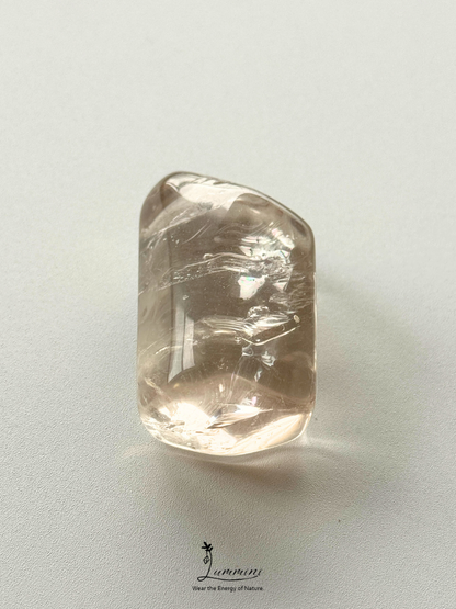 Natural Champagne Smoky Quartz Pocket Stone with Scenic Crystal Veils – 40g, 45.5mm